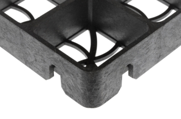 Belastbare, wasserdurchlässige Paddockplatten als robuste Bodenbefestigung für Zufahrtswege und Parkflächen, ideal für dauerhafte Stabilität und Matschvermeidung
